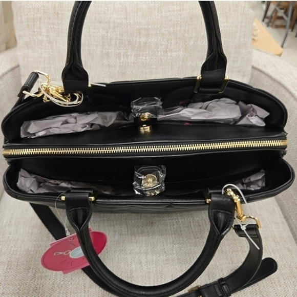 🔹️BETSEY JOHNSON 🔹️Large Quilted Puffy Hearts XODelta Satchel Bag Black - Picture 8 of 15